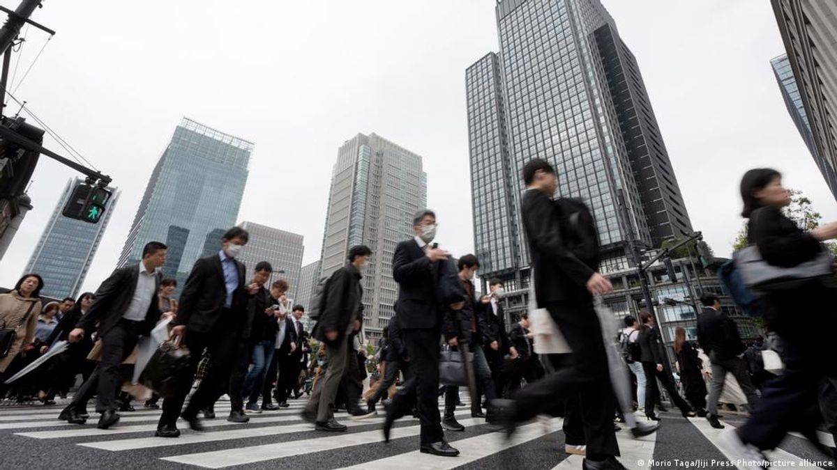 Japan's resignation agencies: paying to ghost your boss